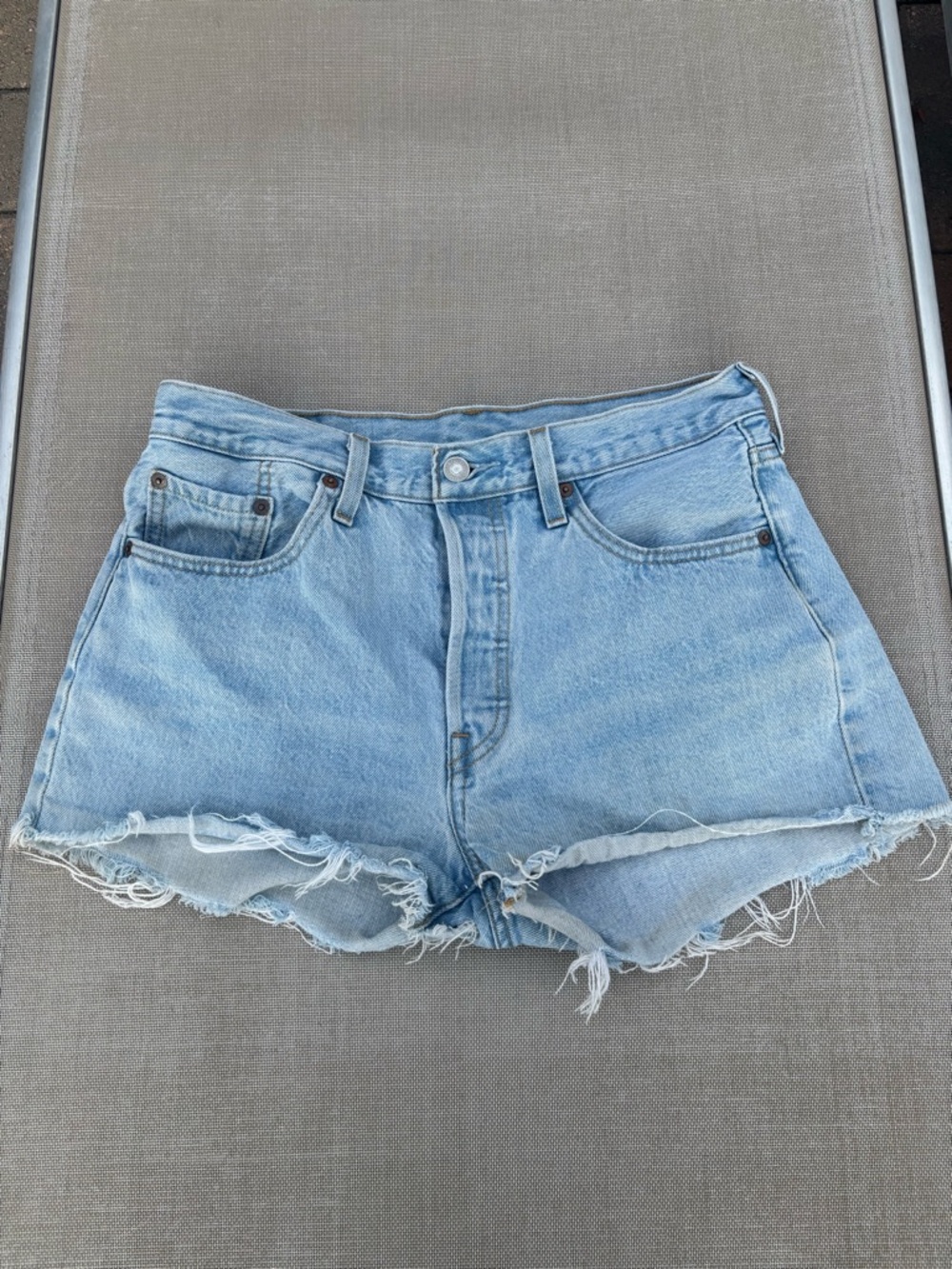 Levi’s 501 Light Wash Cutoff Denim Shorts (W29)